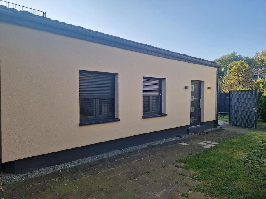Gaestehaus In Koeln Rath-Heumar Exterior photo